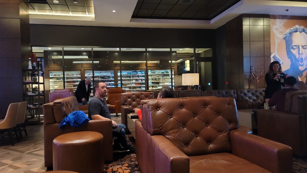 20251030_193321.jpg 20251030_193321.jpg