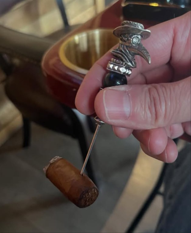 CigarPin.jpg