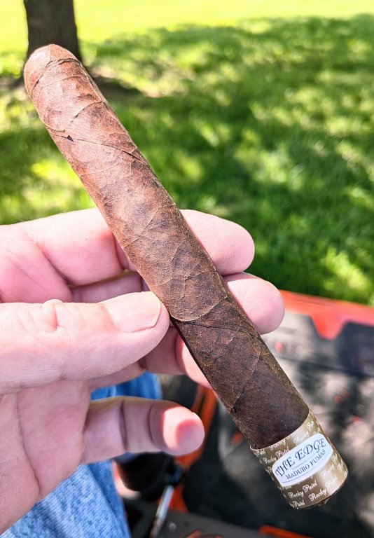 Rocky Patel Fumas Maduro.jpeg