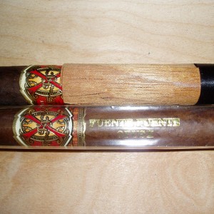 Opus robusto maduro and normal rosado side by side