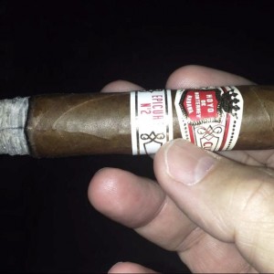 Hoyo Epi No.2 Tubos