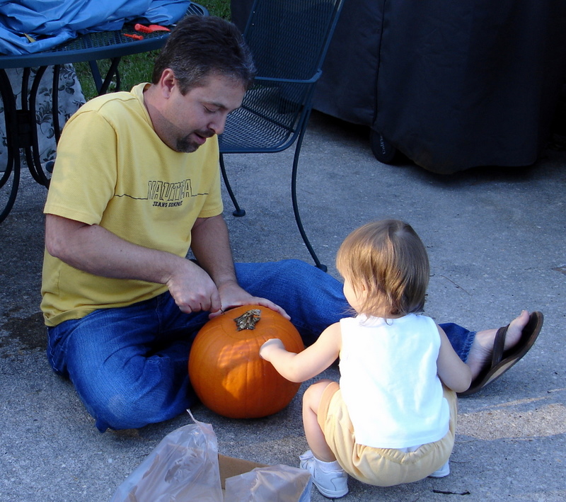 Carvin' the punkin 1