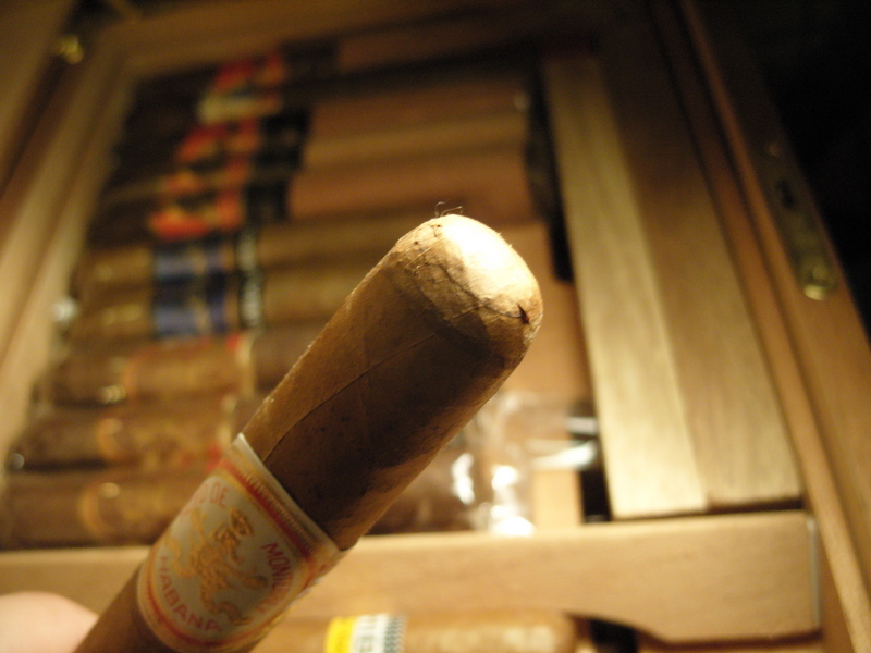 Hoyo Double Corona cap.