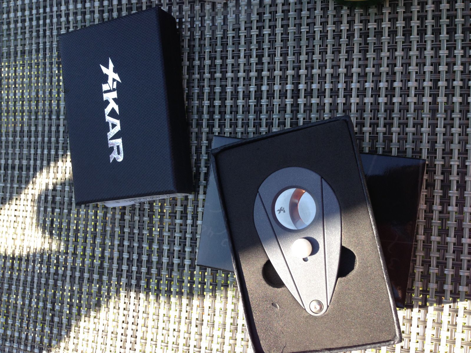 New cutter just came in today... Love it - Great feel, good weight, razor sharp cut