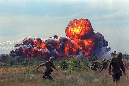 Napalm_AirStrike_South_Vietnam_1966.jpg