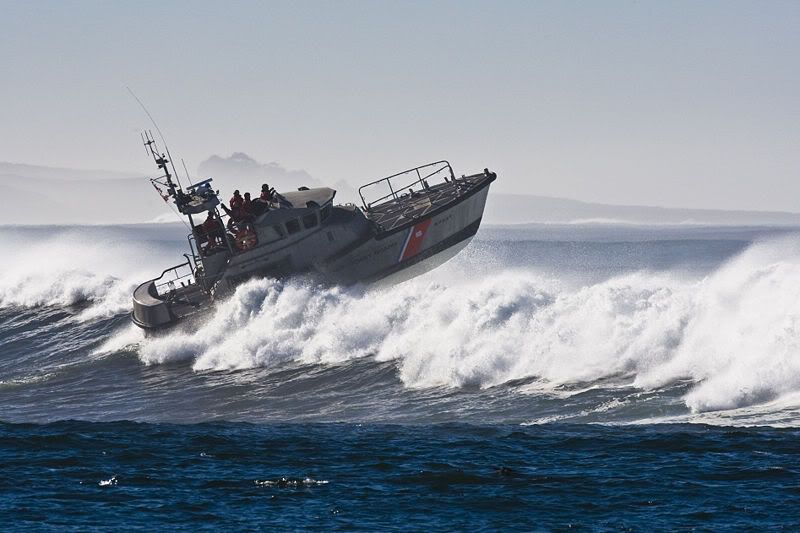 800px-Coast_Guard_Boat_in_Morro_Bay.jpg