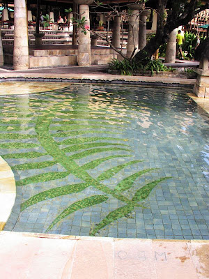 Pool%20lined%20with%20mosaics.jpg
