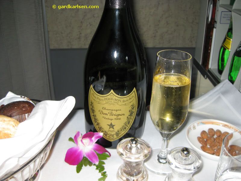 champagne_on_first_class_emirates.jpg