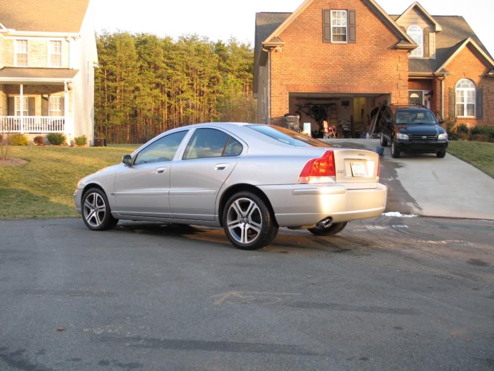 VolvoS60006.jpg