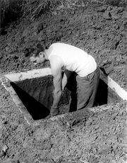 180px-Dig_a_hole2_180.jpg