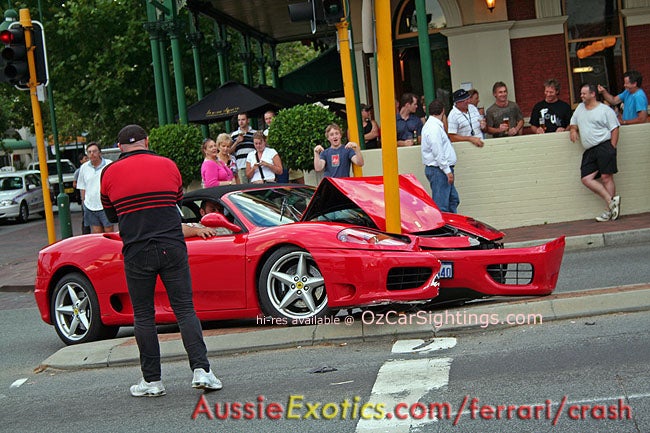 perth-ferrari-crash-1.jpg