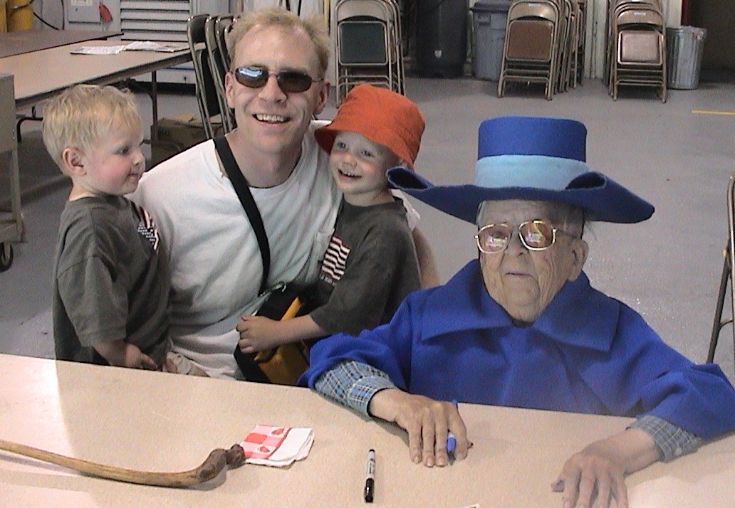 me%20with%20munchkin.jpg