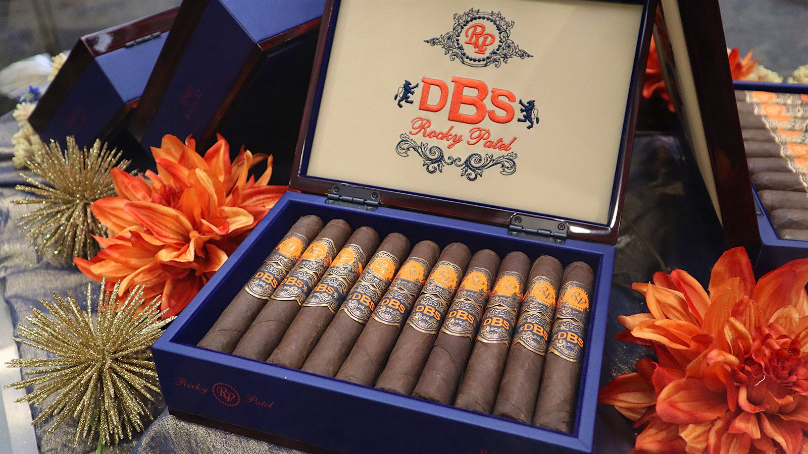 www.cigaraficionado.com