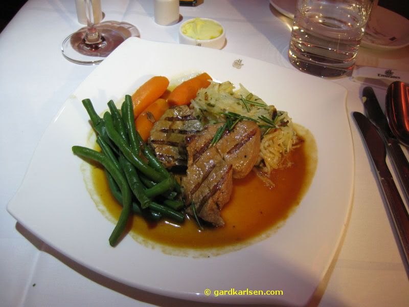 Emirates_A380_main_dish.jpg