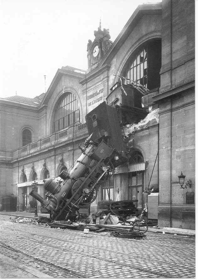 Train_wreck_at_Montparnasse_1895.jpg