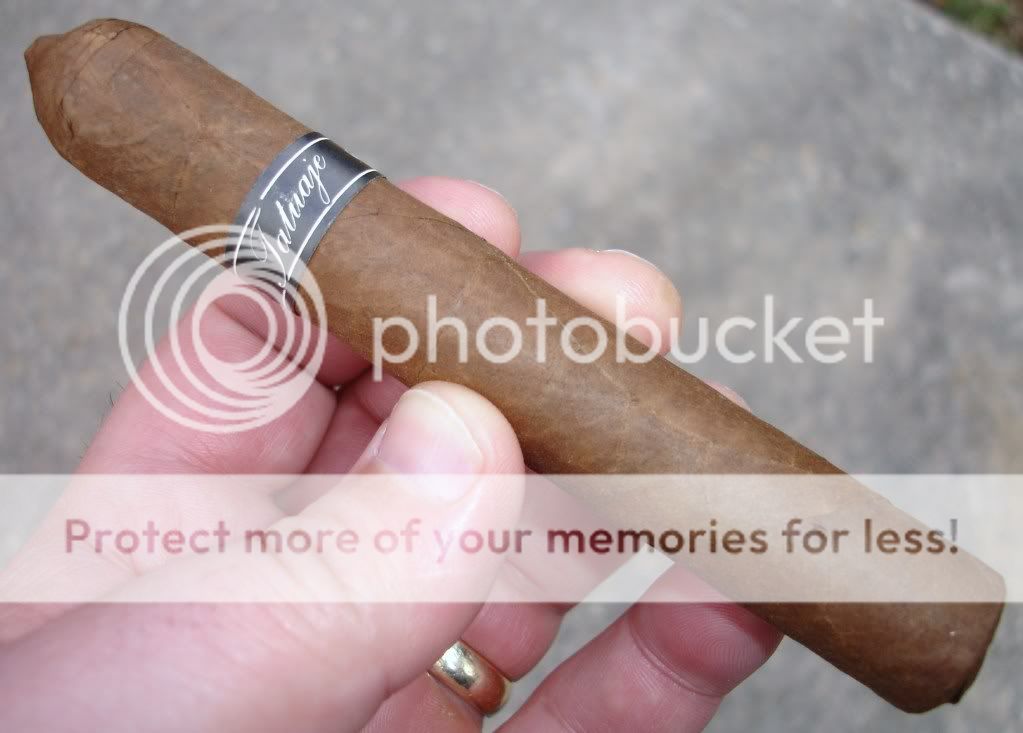 02-20-11TatBlackRobusto003.jpg